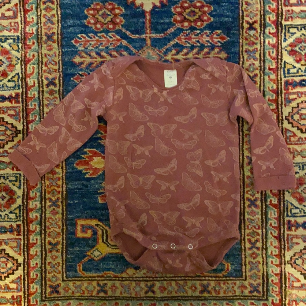 Kate Quinn butterfly long sleeve bodysuit 18-24 mb
